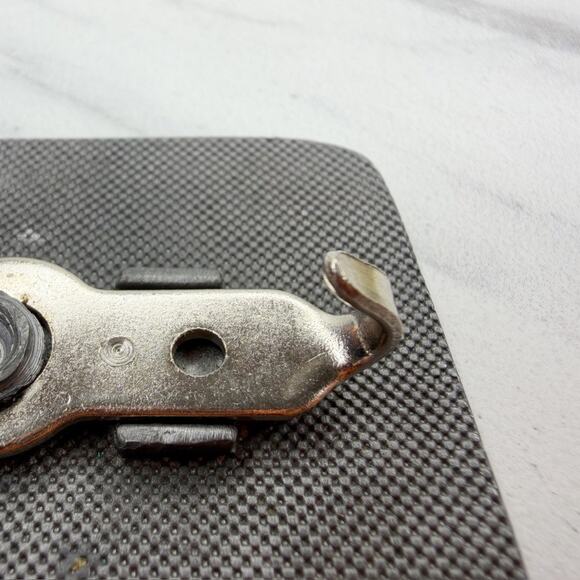 Silver Tone Rectangle Belt Buckle Diving Bird Design ✨ - Picture 8 of 8